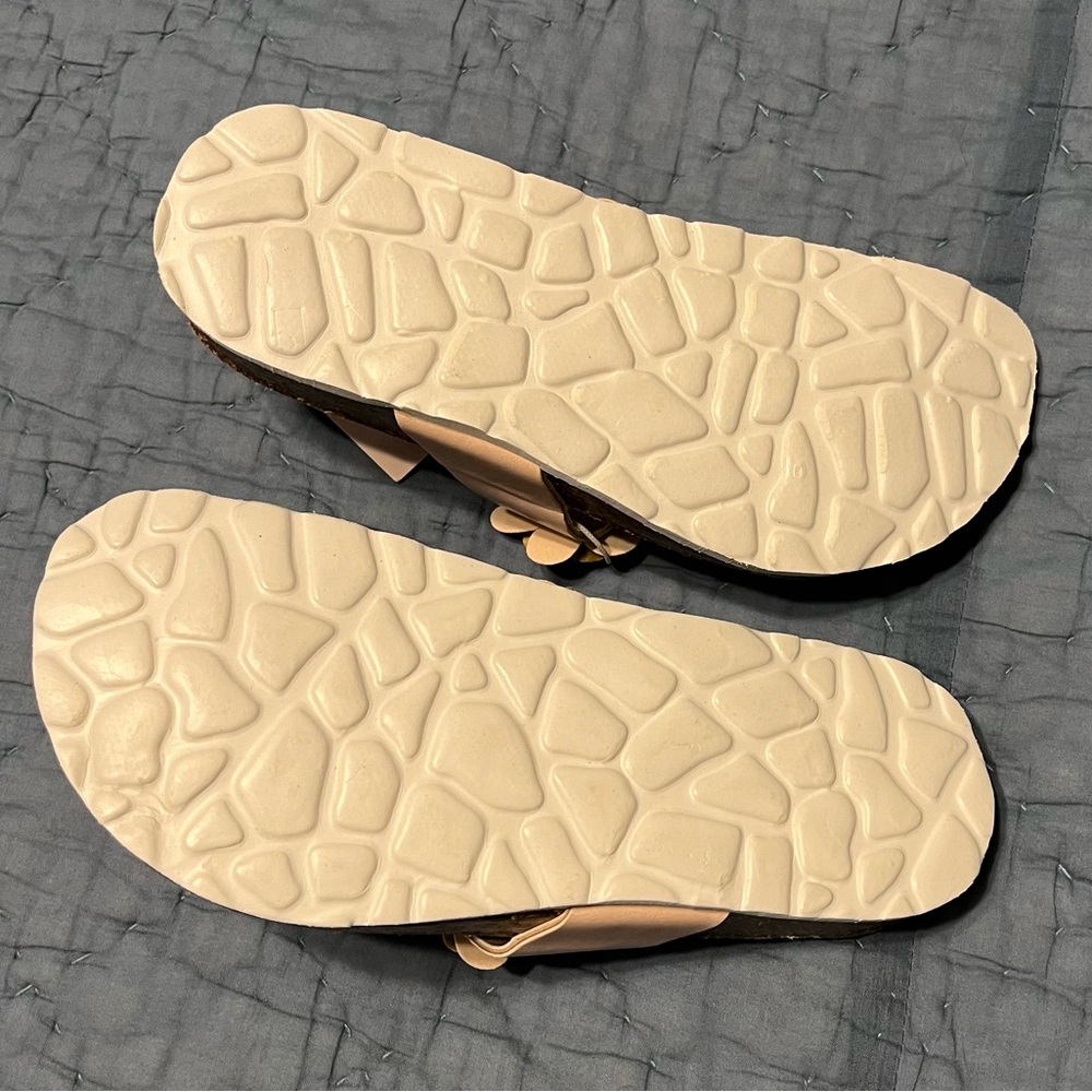 NWT Giulia Palai Girl’s Size 1 Soft Pink and Metallic Gold Floral Sandals - Picture 4 of 8